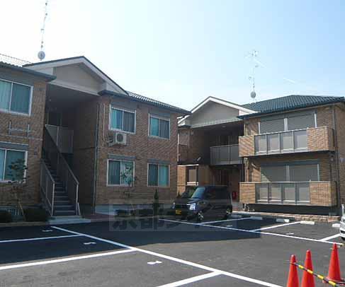 近鉄京都線 富野荘駅 徒歩4分  築18年(2LDK/1階)