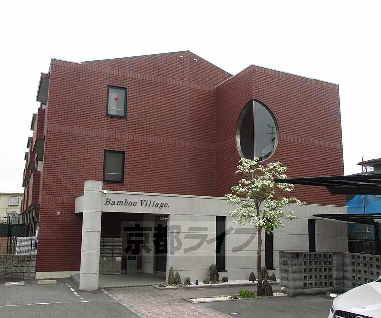近鉄京都線 伊勢田駅 徒歩8分  築21年