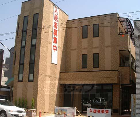 京都市烏丸線 丸太町駅(京都市営) 徒歩4分  築25年