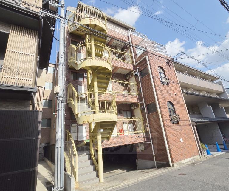 山陰本線 二条駅 徒歩4分  築43年(1K/3階)