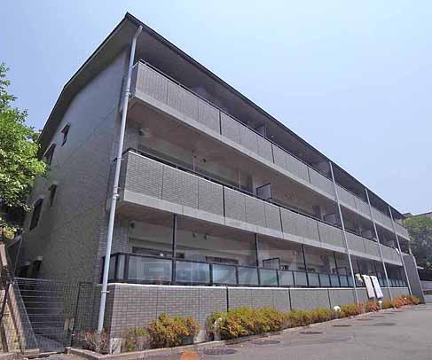 京都市東西線 御陵駅 徒歩5分  築27年