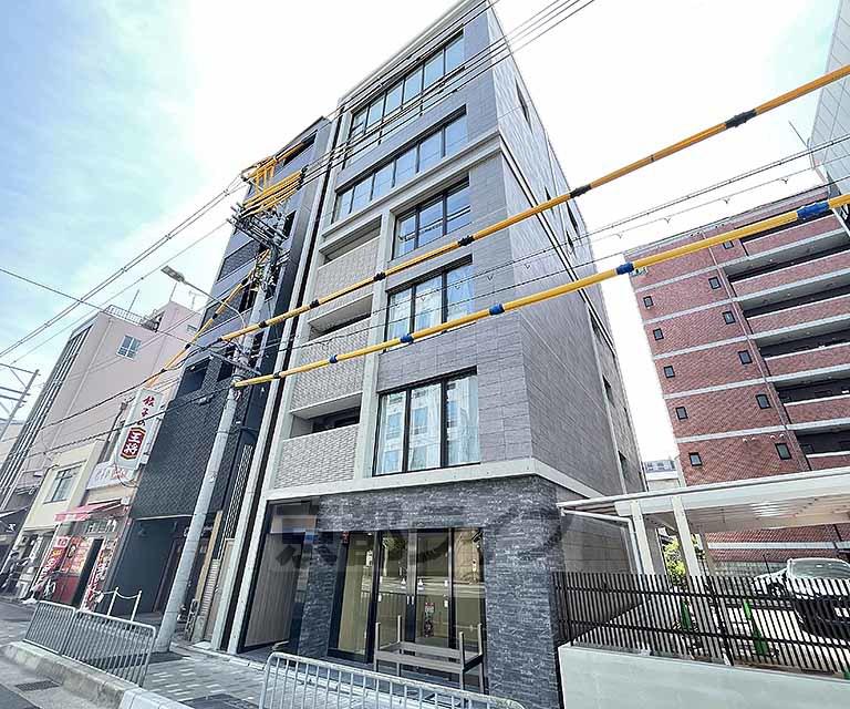 京都市烏丸線 丸太町駅(京都市営) 徒歩7分  築4年(2LDK/3階)