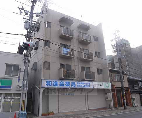 京阪電気鉄道鴨東線 神宮丸太町駅 徒歩7分  築54年(2K/4階)