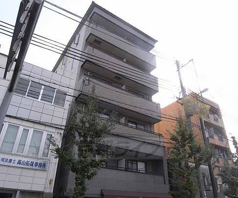 京阪電気鉄道鴨東線 神宮丸太町駅 徒歩1分  築25年(1K/4階)