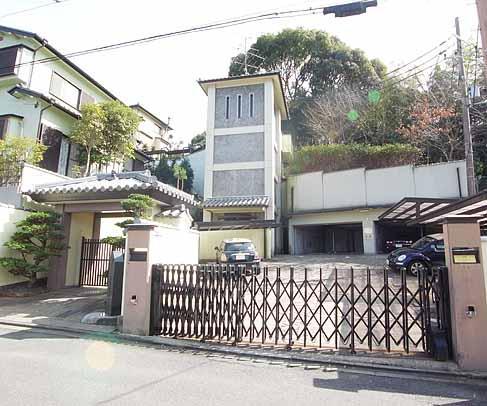 京阪電気鉄道京阪線 鳥羽街道駅 徒歩13分  築39年(5LDK/1階)