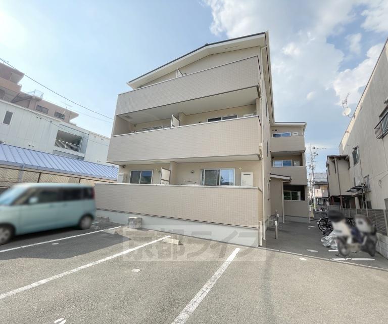 山陰本線 太秦駅(ＪＲ) 徒歩10分  築9年(1LDK/1階)