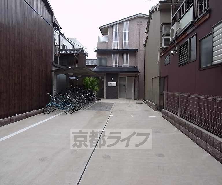 京都市東西線 二条城前駅 徒歩4分 3階建 築12年