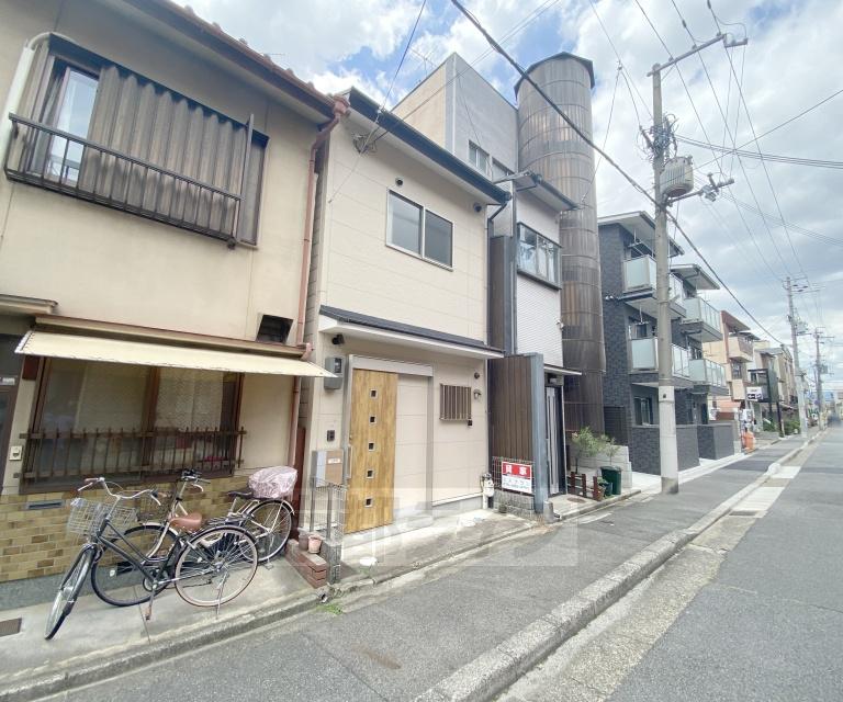 京阪電気鉄道鴨東線 神宮丸太町駅 徒歩8分  築13年(1LDK)