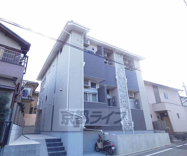 ハーモニーテラス深草大亀谷西寺町