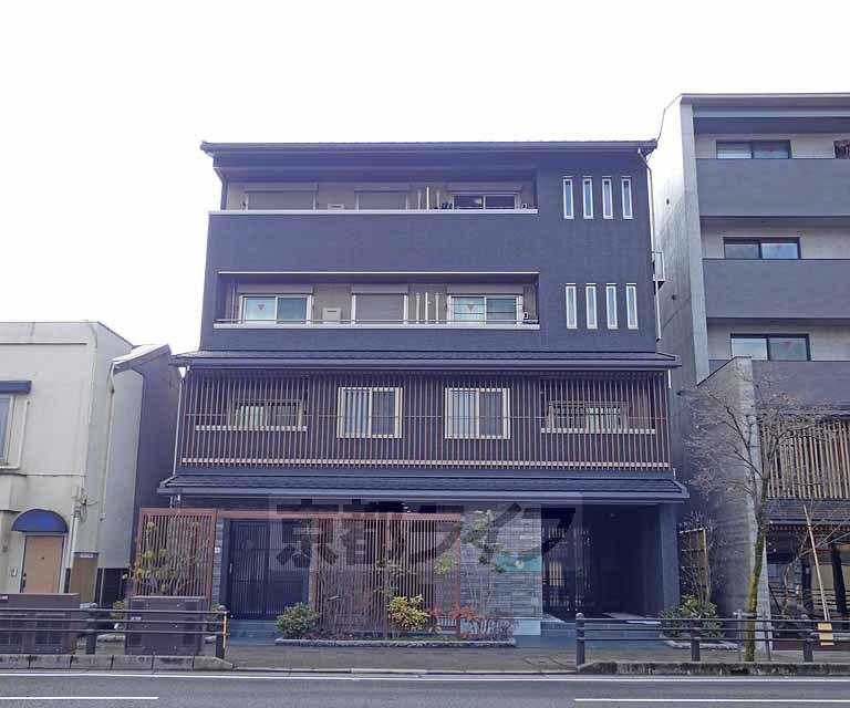 京都市東西線 東山駅(京都) 徒歩1分  築11年(2LDK/1階)