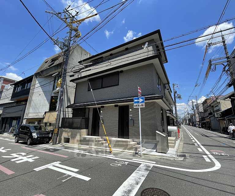 京都市東西線 二条城前駅 徒歩4分  築5年(1K/1階)