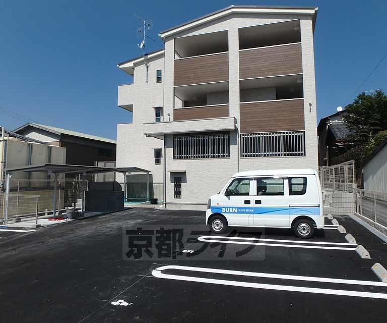 近鉄京都線 伊勢田駅 徒歩34分  築9年