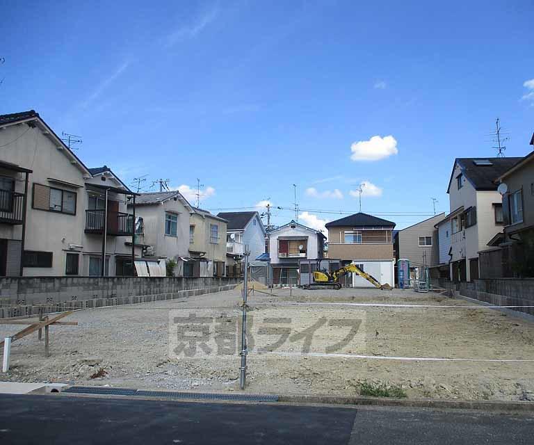 近鉄京都線 久津川駅 徒歩13分  築6年