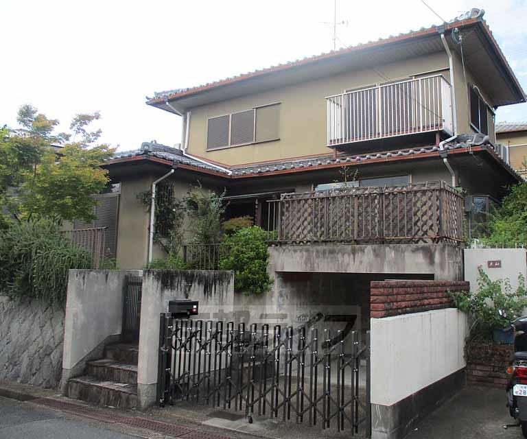 近鉄京都線 久津川駅 徒歩15分  築46年(4SLDK)