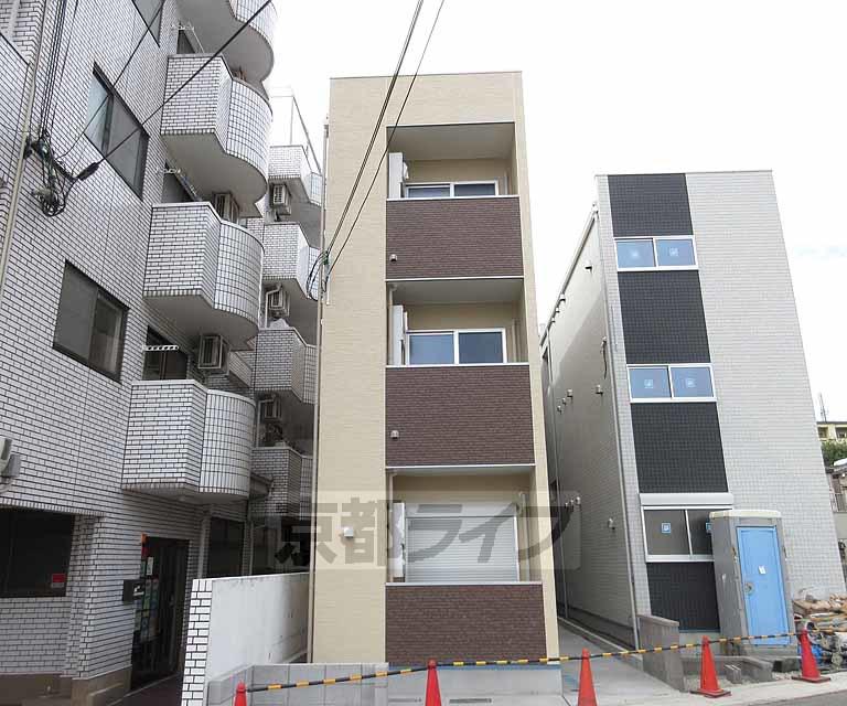 京都市東西線 椥辻駅 徒歩12分  築5年