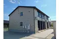 富山県高岡市中川本町の建物