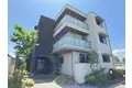 富山県高岡市中川園町の建物
