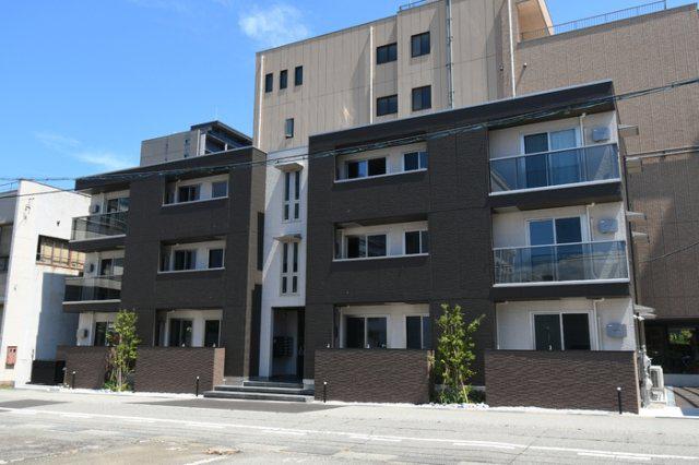 富山地鉄富山市内線 西町駅 徒歩4分 3階建 築2年