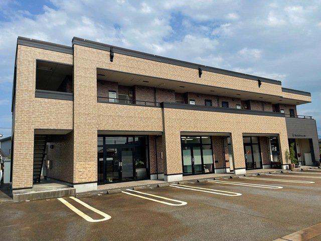 富山地鉄富山市内線 小泉町駅(富山) 徒歩7分 2階建 築20年