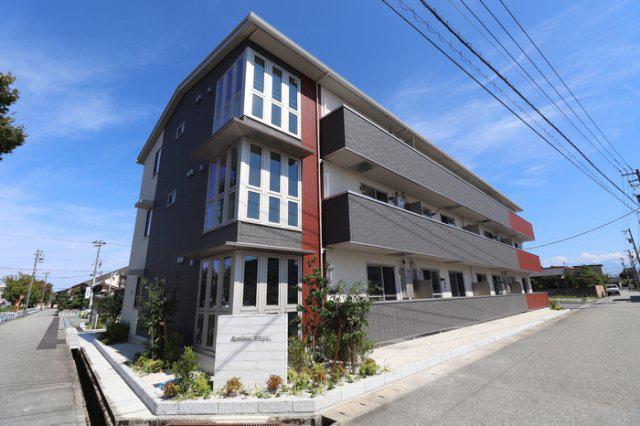 富山地鉄富山市内線 大町駅(富山) 徒歩26分  築7年(3LDK/2階)