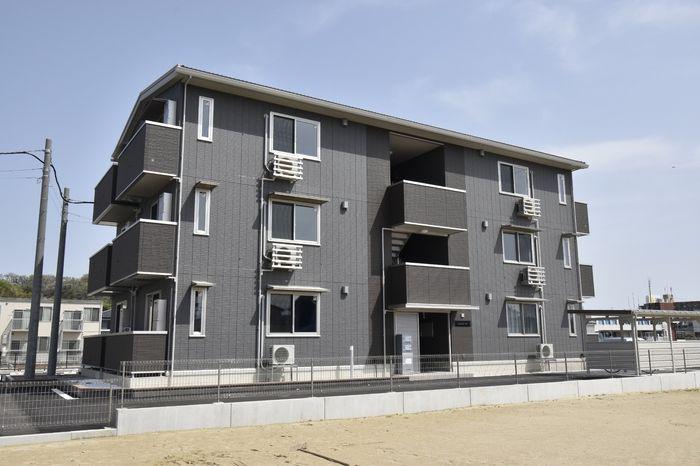 高山本線 西富山駅 徒歩4分 3階建 築4年
