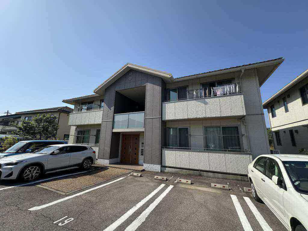 富山地鉄富山市内線 堀川小泉駅 徒歩3分  築18年