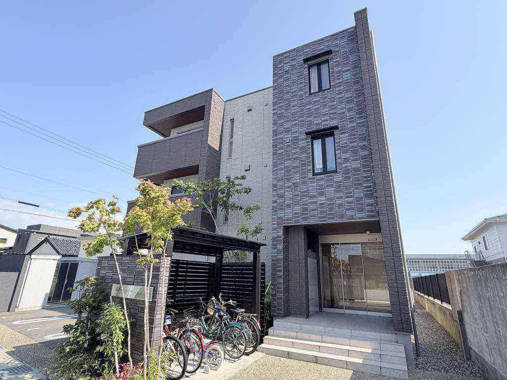 富山地鉄富山市内線 堀川小泉駅 徒歩5分  築3年