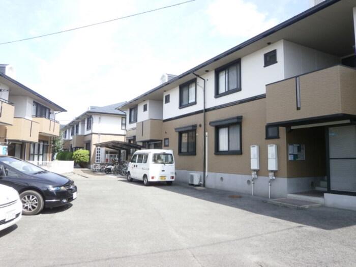 セントラルヴィレッジ桑原 B
