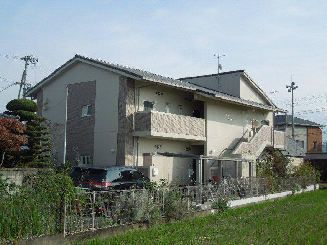 伊予鉄道横河原線 牛渕駅 徒歩2分  築14年