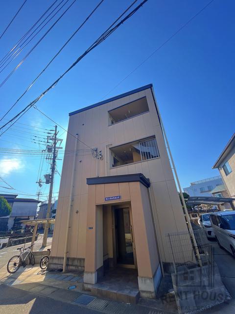 ファーストヴィレッジ