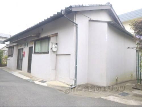 近鉄京都線 伊勢田駅 徒歩7分  築57年(2K)