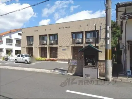 舞鶴線 東舞鶴駅 バス乗車時間：13分 上四丁目バス停で下車 徒歩2分 2階建 築4年(1K/2階)の外観写真