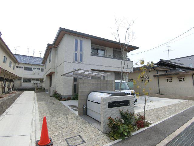 シャーメゾン アンビエラ