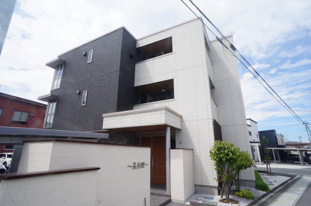 山形県山形市 3階建 築7年