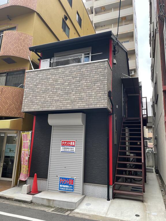 HIDE HOUSE(1SK/2階)