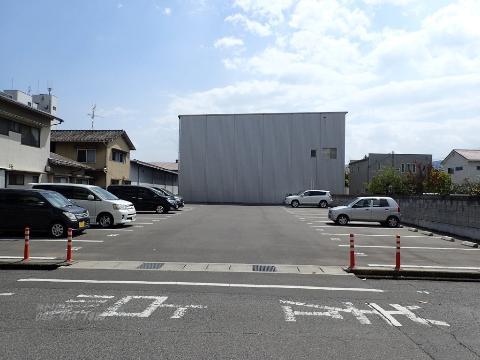 岡マンション