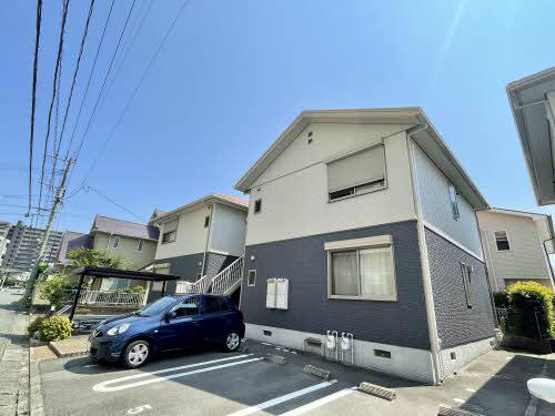 サリーレ新屋敷  I番館