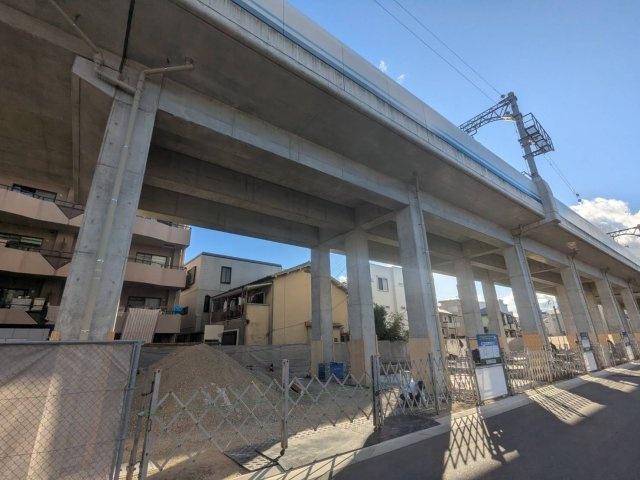 東灘高架下ガレージハウス