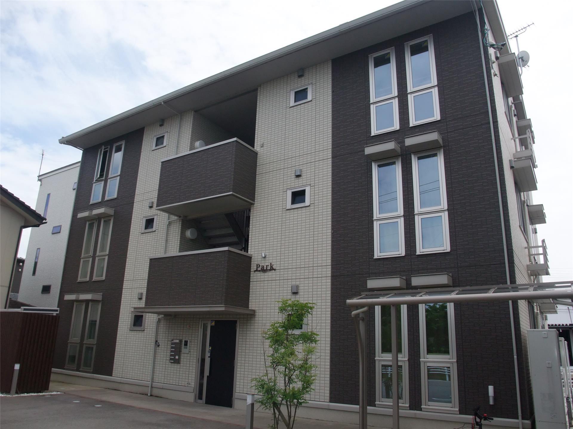 石川県金沢市 3階建 築11年