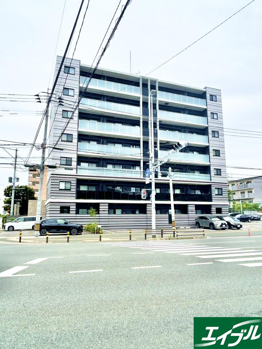 REI和白