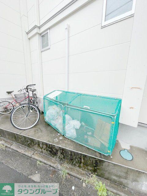 ロワール鶴見花月園前