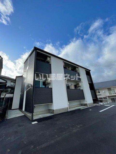 MODERN PALAZZO ISAHAYA IO