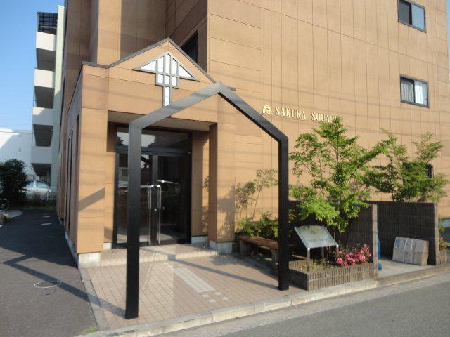 サクラスクウェア
