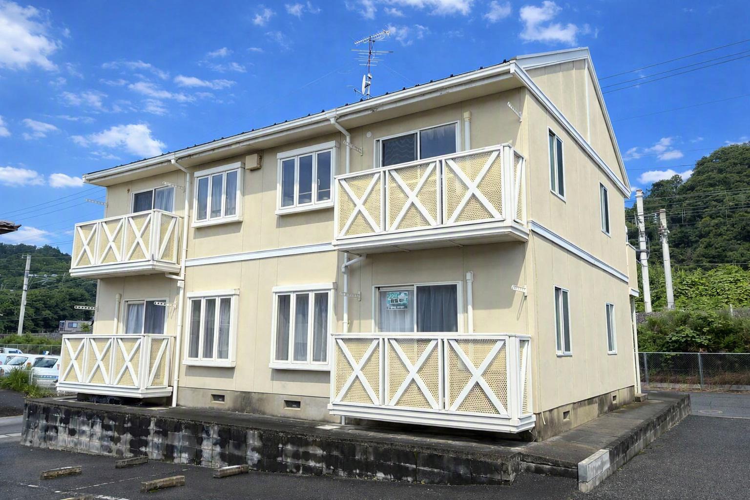 ファミール草野