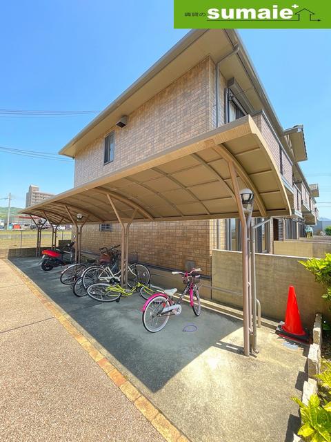 グリーンコート岩出B棟