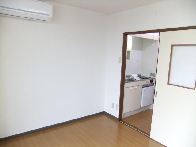 アストン