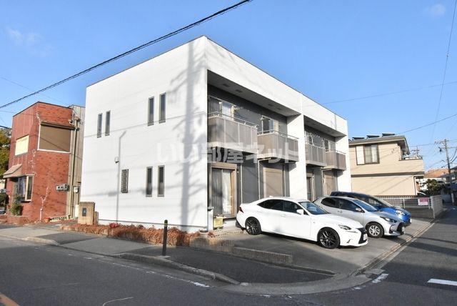 LUCENT HOUSE