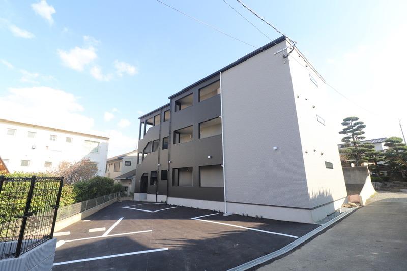 CRECIA前原駅前