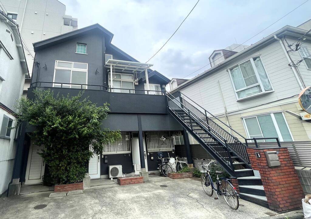 UPSTAIRS ANEX 