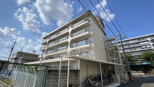メゾンドール千里泉ヶ丘1号館
